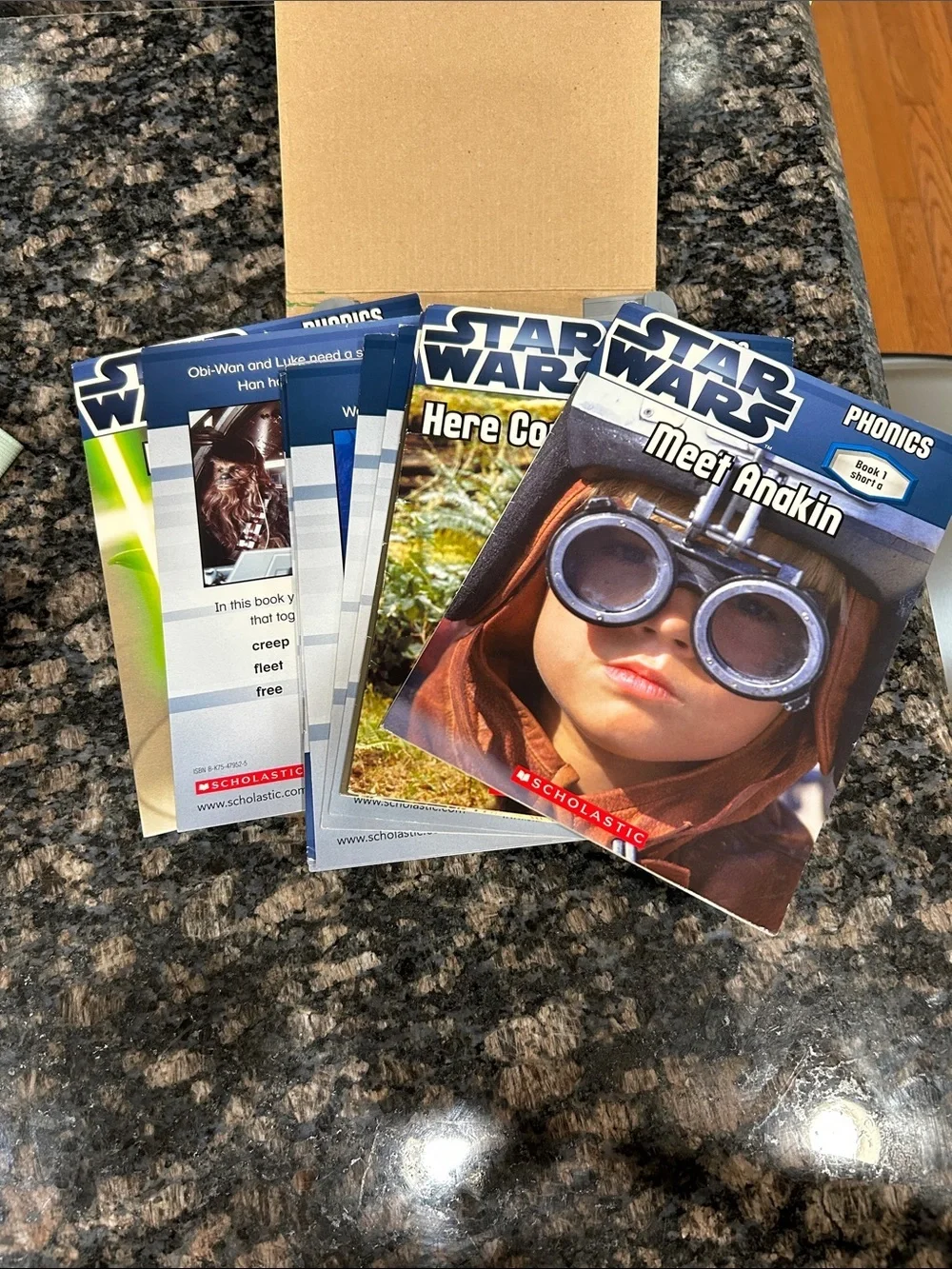 Scholastic Star Wars: Phonics Boxed Set of 12 Paperback Learn to Read